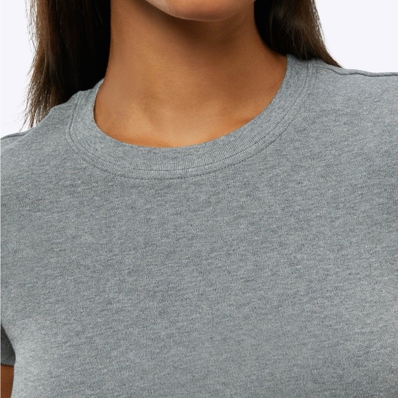 Cuts Tomboy Tee Cropped - Picture 4 of 8